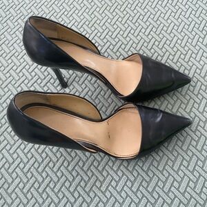MICHAEL KORS Leather Pumps Size 7.5 Cut out Accent Heels Black